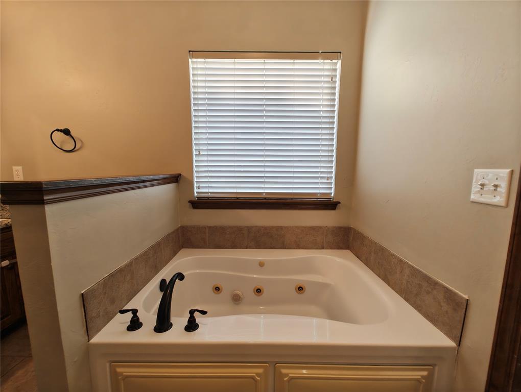 20th image of 4213 Kensington Dr, Moore, OK 73160 | MLS# 1244497