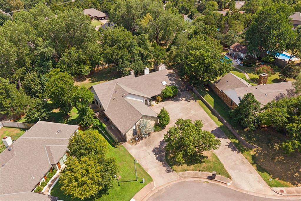 3rd image of 2008 Mistletoe Ct, Edmond, OK 73034 | MLS# 1244545
