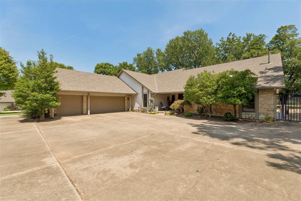 4th image of 2008 Mistletoe Ct, Edmond, OK 73034 | MLS# 1244545
