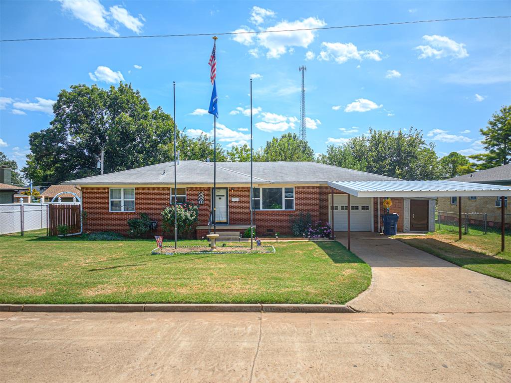 1st image of 925 W Creek St, Lindsay, OK 73052 | MLS# 1244649