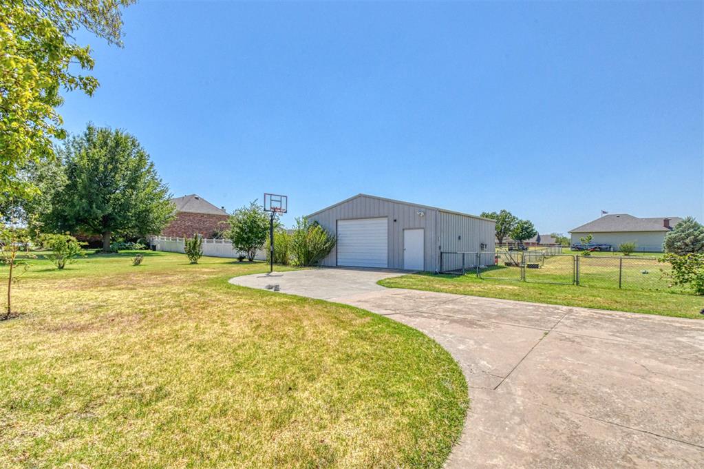 2nd image of 10421 Katy Line Dr, Yukon, OK 73099 | MLS# 1244691