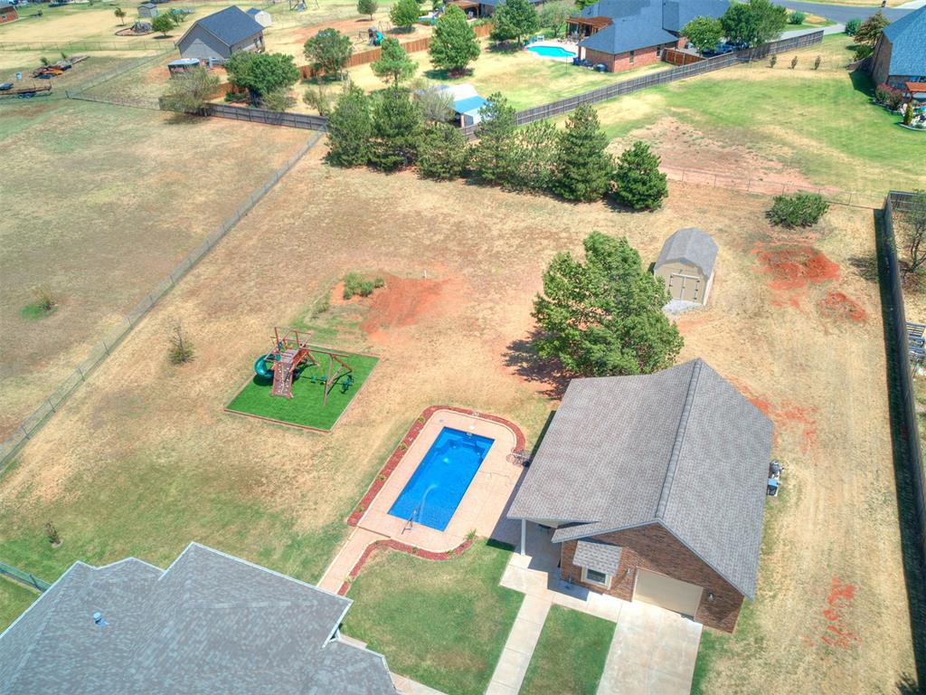 4th image of 10712 Sundance Dr, Yukon, OK 73099 | MLS# 1244731