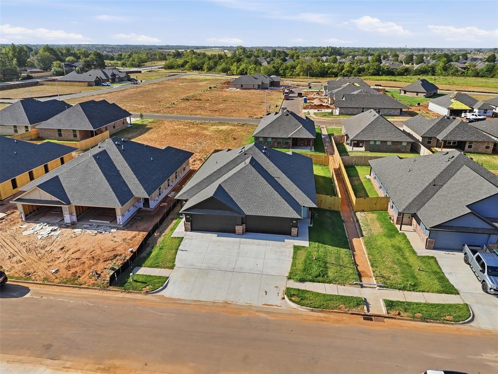 3rd image of 10620 Sw 17Th Ter, Yukon, OK 73099 | MLS# 1244749