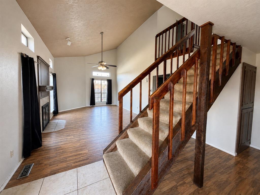 2nd image of 526 Clover Rd, Moore, OK 73160 | MLS# 1244759