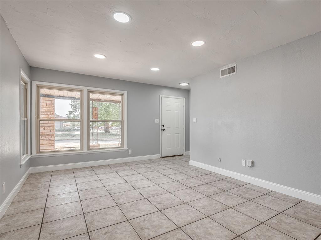 4th image of 657 E Frolich Dr, Oklahoma City, OK 73110 | MLS# 1244774