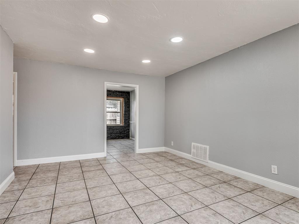5th image of 657 E Frolich Dr, Oklahoma City, OK 73110 | MLS# 1244774