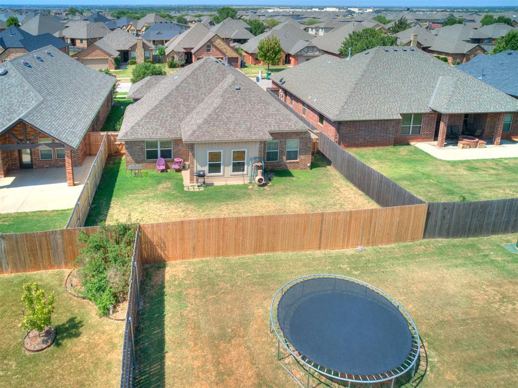 3rd image of 18228 Bridlington Dr, Edmond, OK 73012 | MLS# 1244801