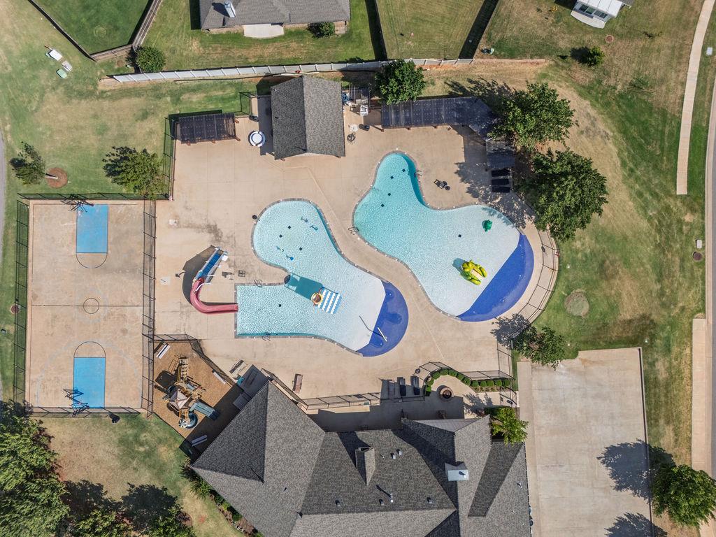 39th image of 19033 Meadows Crossing Dr, Edmond, OK 73012 | MLS# 1244804