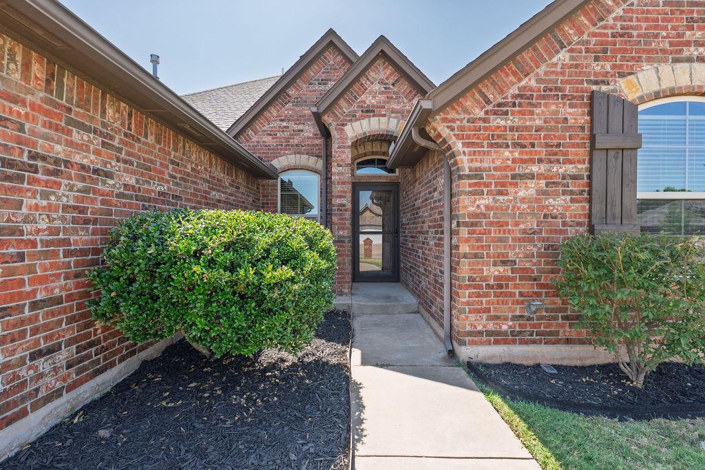 2nd image of 19033 Meadows Crossing Dr, Edmond, OK 73012 | MLS# 1244804