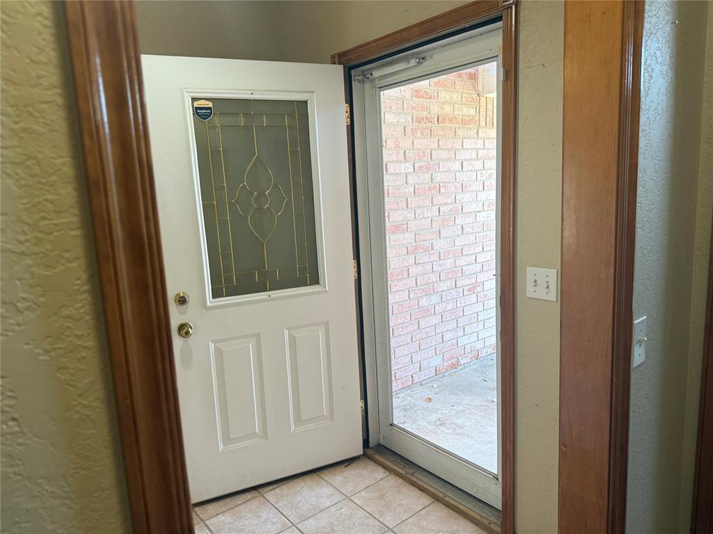 2nd image of 5812 Se 9th St, Oklahoma City, OK 73110 | MLS# 1244877