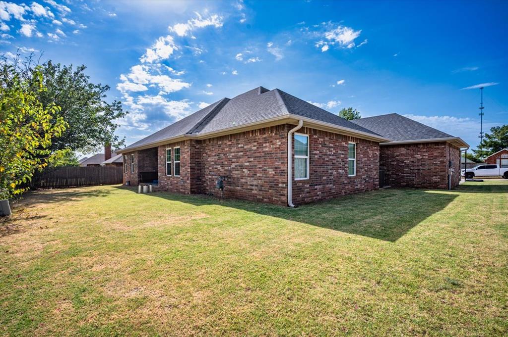 41st image of 1523 W Diamond Wy, Mustang, OK 73064 | MLS# 1244901