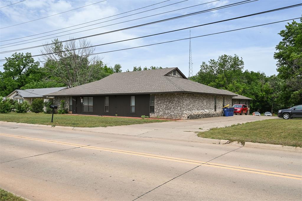 3rd image of 908 E 12Th Ave, Stillwater, OK 74074 | MLS# 1244906