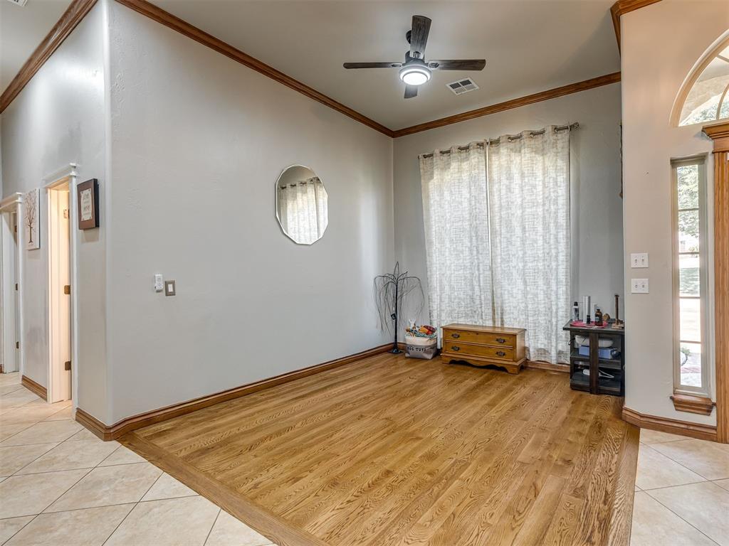 5th image of 8030 Redhawk Ln, Edmond, OK 73034 | MLS# 1245041