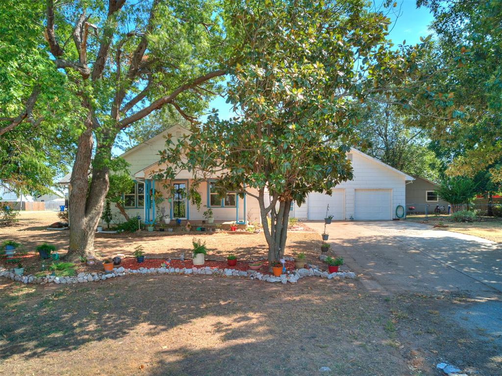 1st image of 416 E Main St, Calumet, OK 73014 | MLS# 1245057