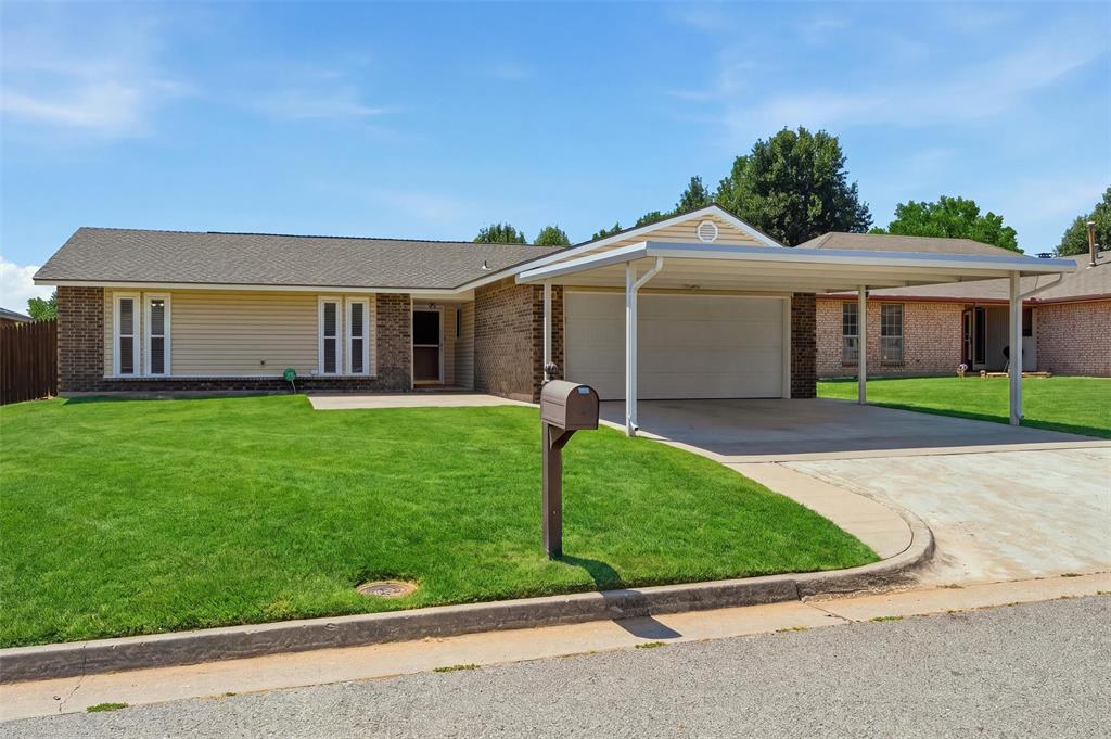 2nd image of 11804 O Casey St, Yukon, OK 73099 | MLS# 1245080