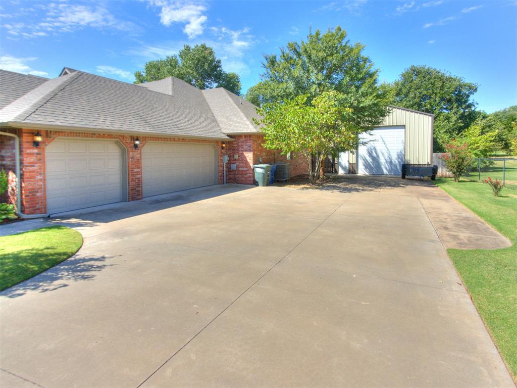 3rd image of 14219 Shady Tree Dr, Edmond, OK 73034 | MLS# 1245104
