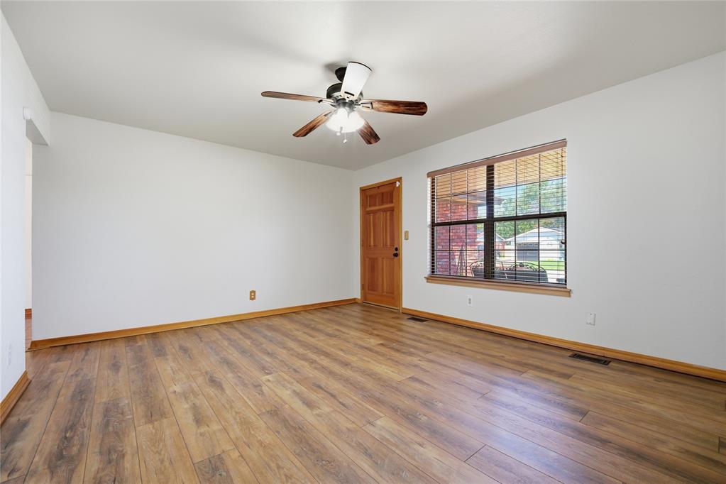 5th image of 110 Utah Ave, Yukon, OK 73099 | MLS# 1245123