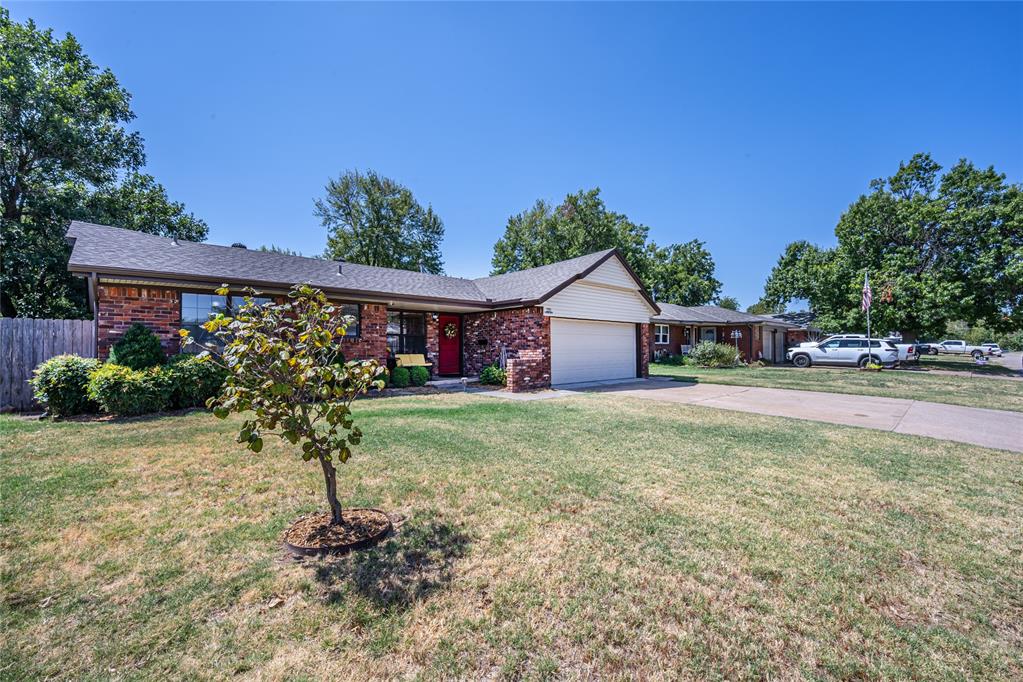 2nd image of 110 Utah Ave, Yukon, OK 73099 | MLS# 1245123