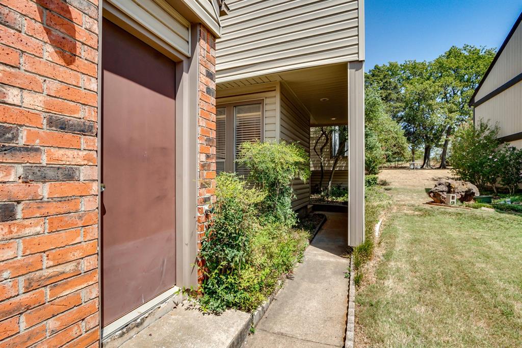 2nd image of 2001 Three Stars Rd, Edmond, OK 73034 | MLS# 1245169