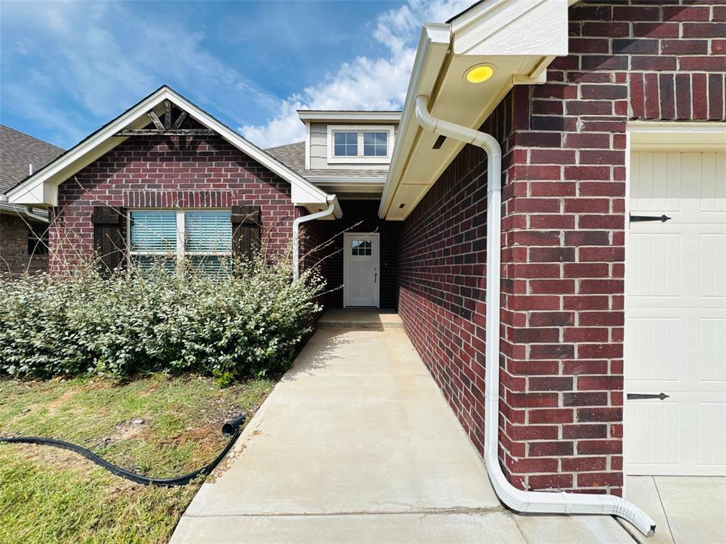 2nd image of 12113 Katie Ridge Rd, Yukon, OK 73099 | MLS# 1245202