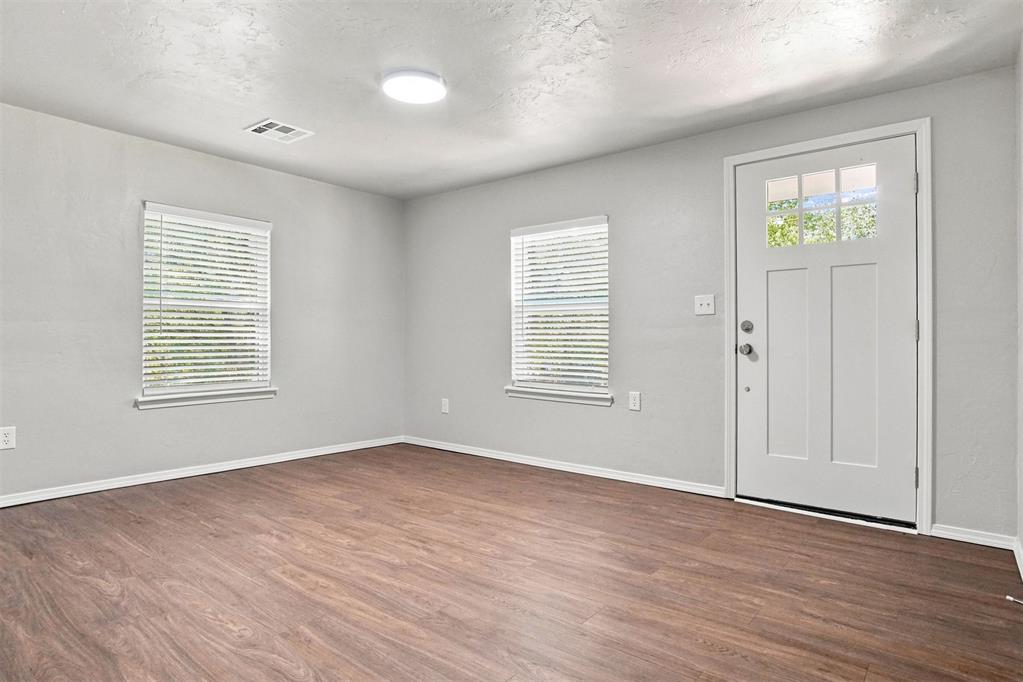 5th image of 1710 Ne 35Th St, Oklahoma City, OK 73111 | MLS# 1245229