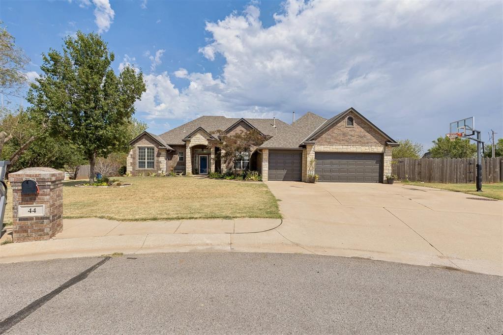 2nd image of 44 Nw Cypress St, Piedmont, OK 73078 | MLS# 1245238