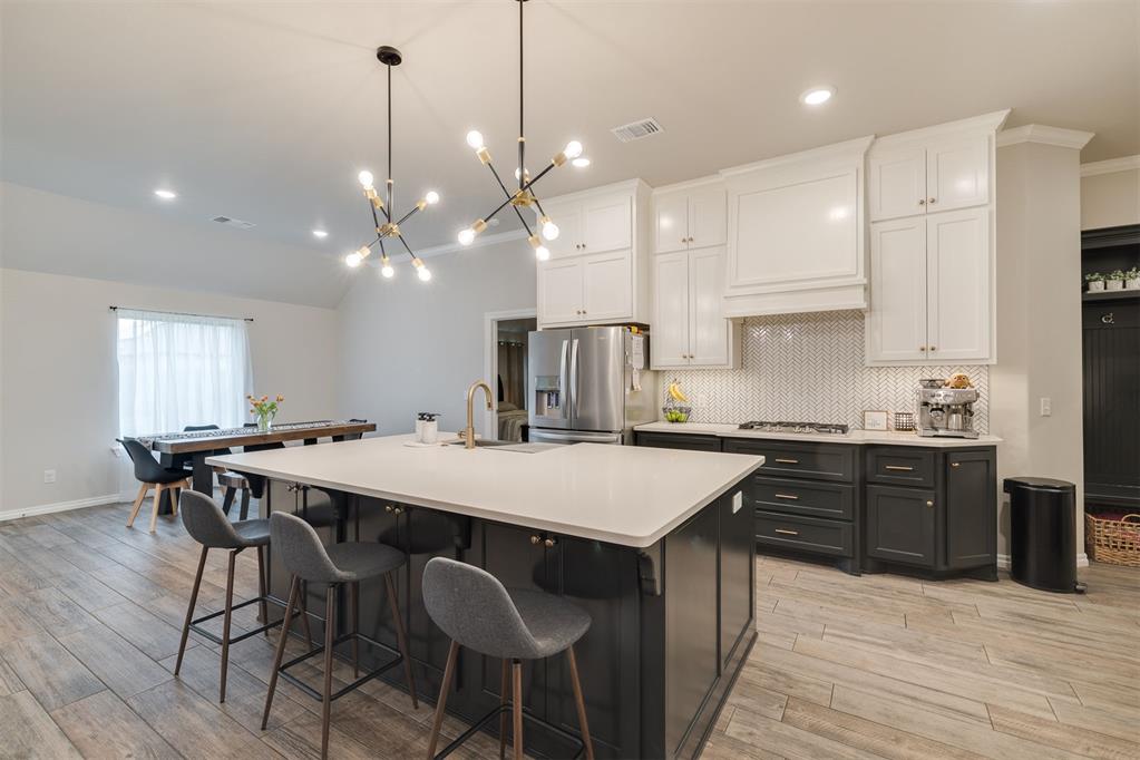 2nd image of 801 Bison Crossing Dr, Yukon, OK 73099 | MLS# 1245255
