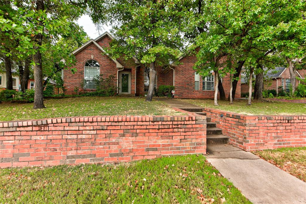 1st image of 9 N Crosstimber Trl, Edmond, OK 73034 | MLS# 1245292