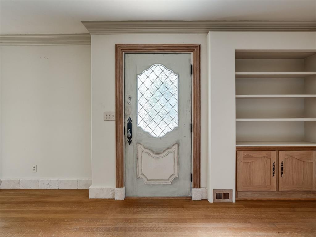 Photo 4 of Single family home for sale at 1105 Tedford Wy, Oklahoma City, OK 73116 | MLS# 1245304 | Listing updated on 2026-09-06