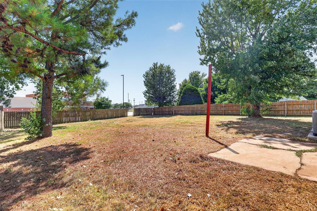 19th image of 904 Ne 4th St, Moore, OK 73160 | MLS# 1245316