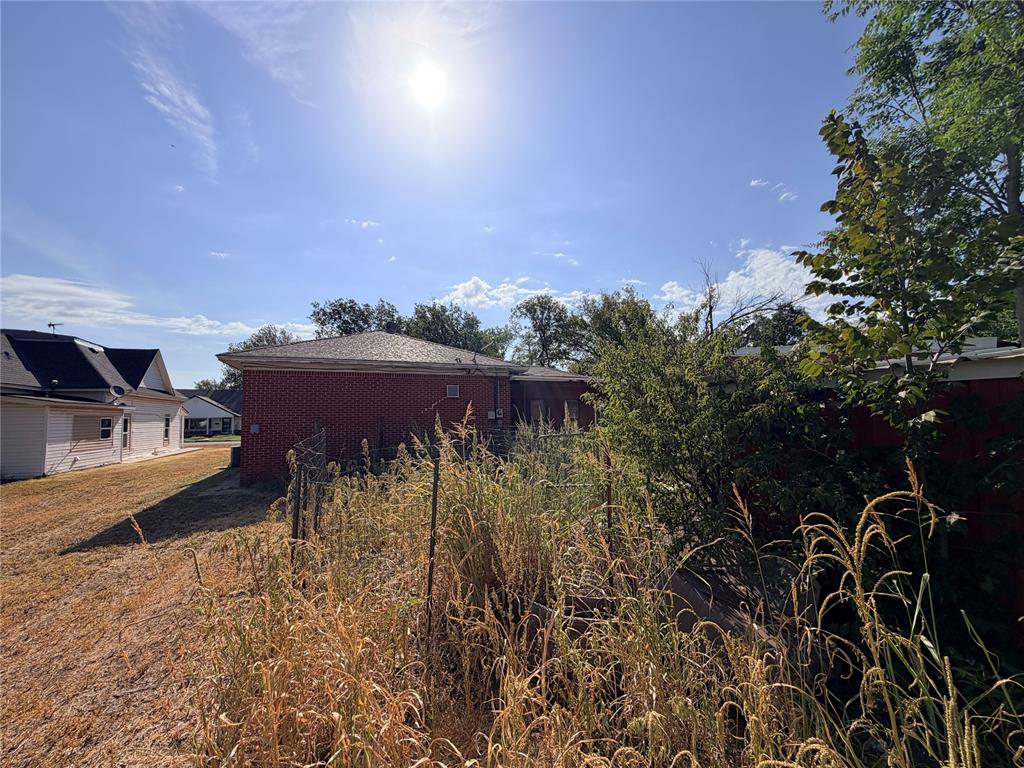 3rd image of 402 N Temple St, Cordell, OK 73632 | MLS# 1245356
