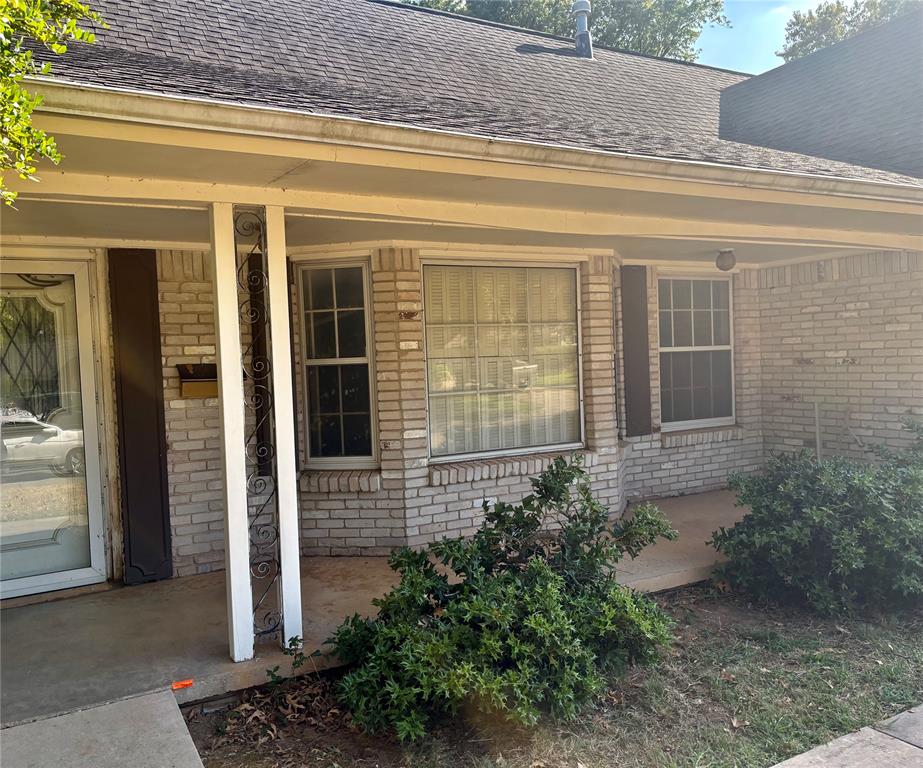 3rd image of 1606 Greenbriar Dr, Norman, OK 73072 | MLS# 1245358
