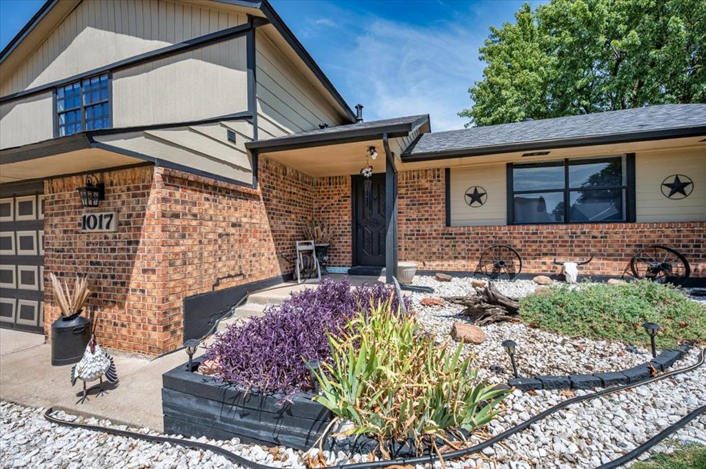 4th image of 1017 Linn Ln, Yukon, OK 73099 | MLS# 1245366