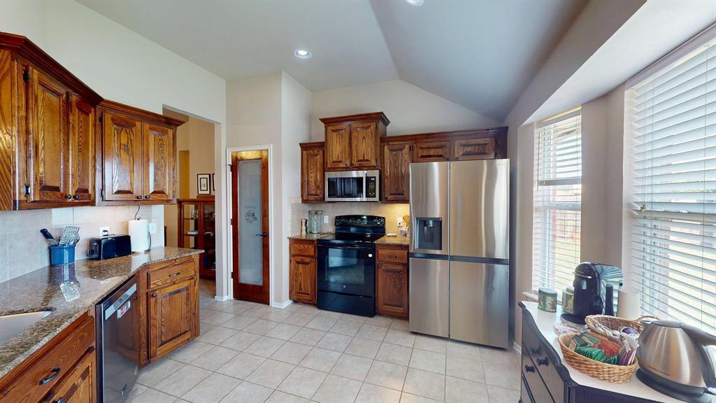 4th image of 805 Canyon Dr, Yukon, OK 73099 | MLS# 1245370