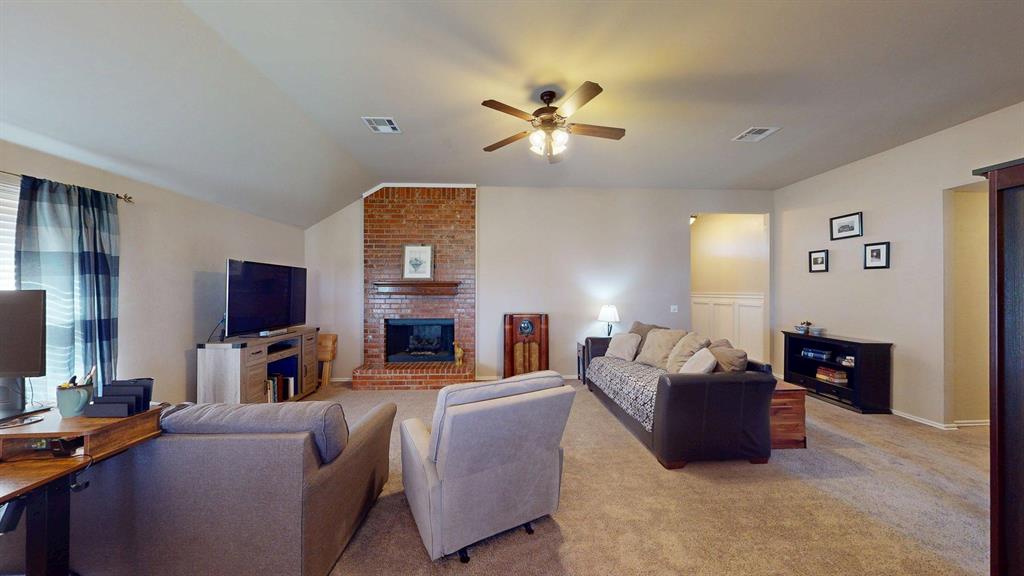 3rd image of 805 Canyon Dr, Yukon, OK 73099 | MLS# 1245370