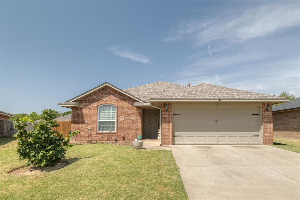2nd image of 421 Hidden Creek Wy, Oklahoma City, OK 73117 | MLS# 1245380