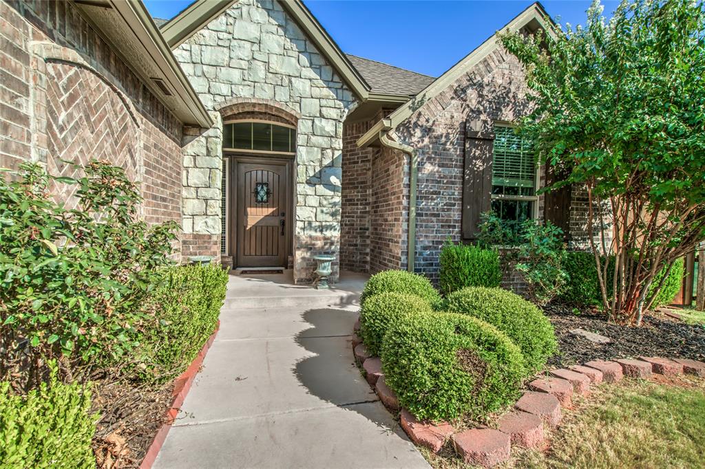 2nd image of 15100 Homecoming Dr, Edmond, OK 73013 | MLS# 1245384