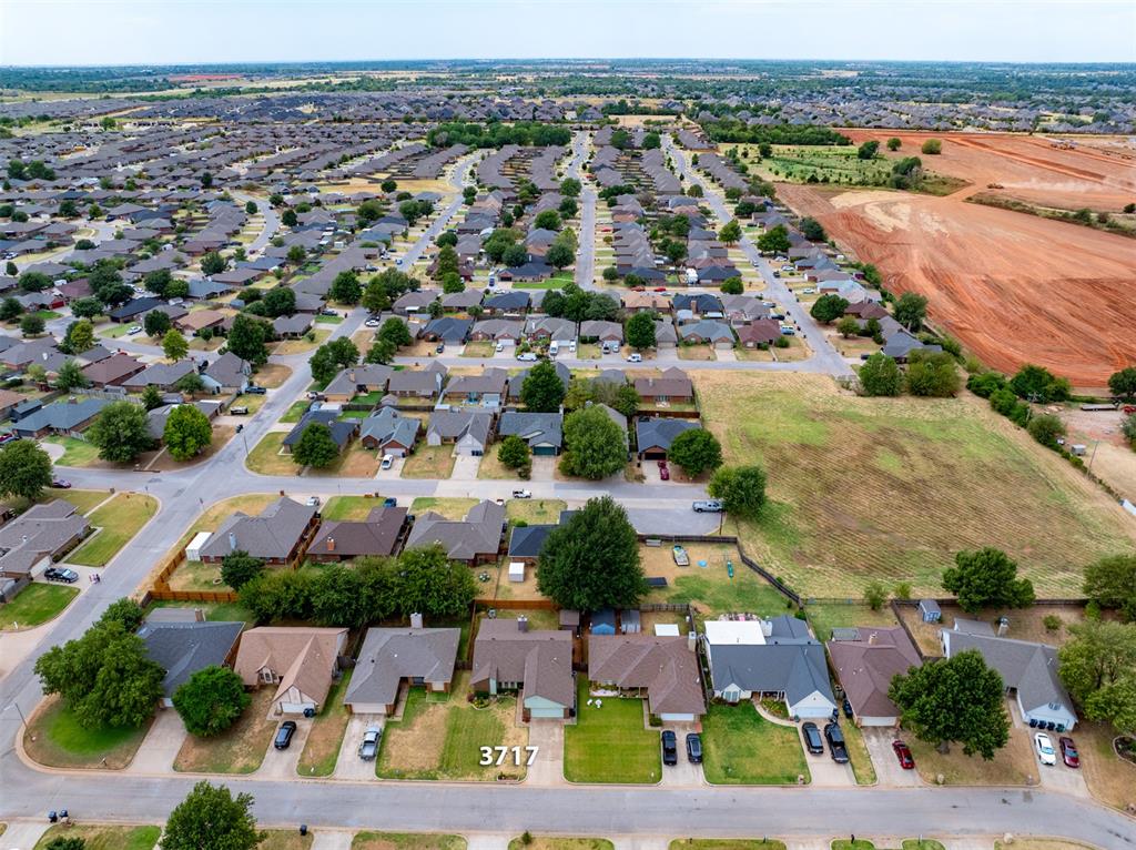 5th image of 3717 Summerwind Ct, Oklahoma City, OK 73179 | MLS# 1245385