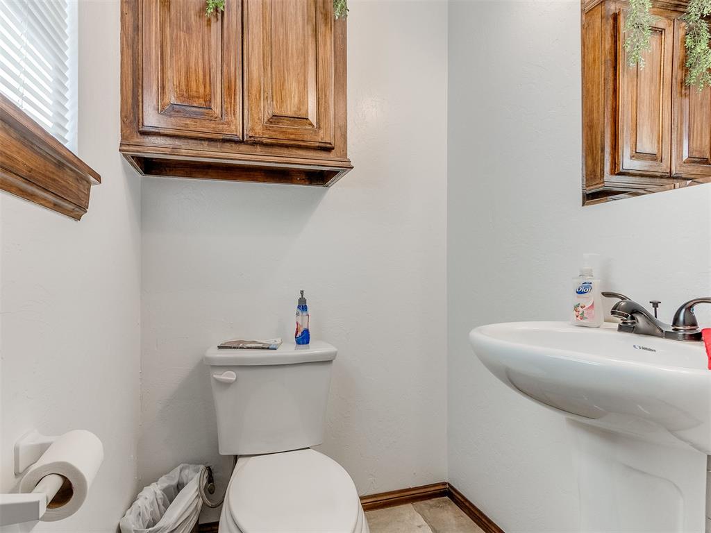 35th image of 805 Lawton, Moore, OK 73160 | MLS# 1245533