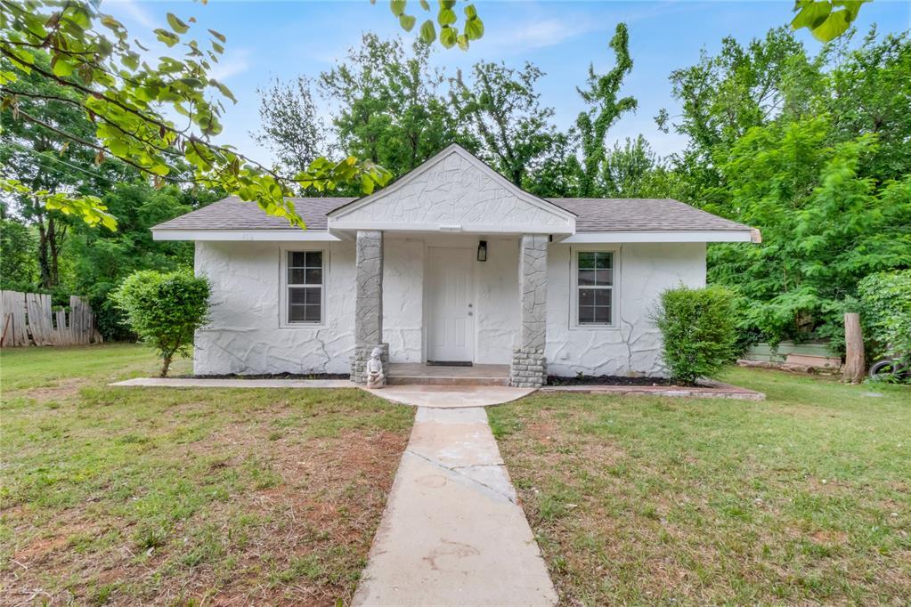 1st image of 412 N 16th St, Guthrie, OK 73044 | MLS# 1245557