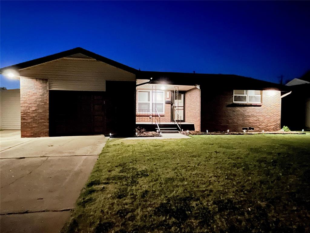 2nd image of 101 Ne 5th St, Moore, OK 73160 | MLS# 1245567