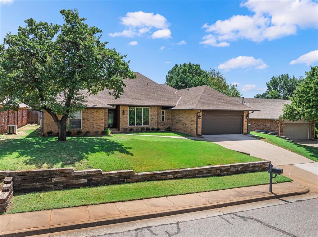 2nd image of 2312 Coachlight Dr, Edmond, OK 73013 | MLS# 1245575