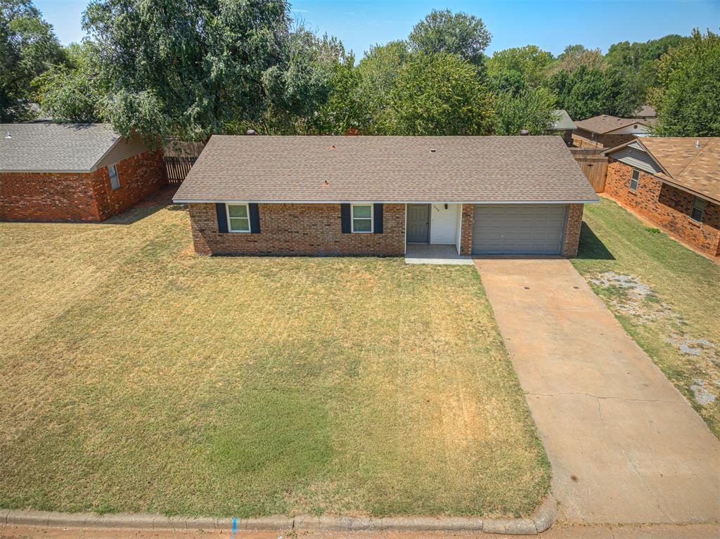 3rd image of 1009 Shady Creek Cir, Guthrie, OK 73044 | MLS# 1245609