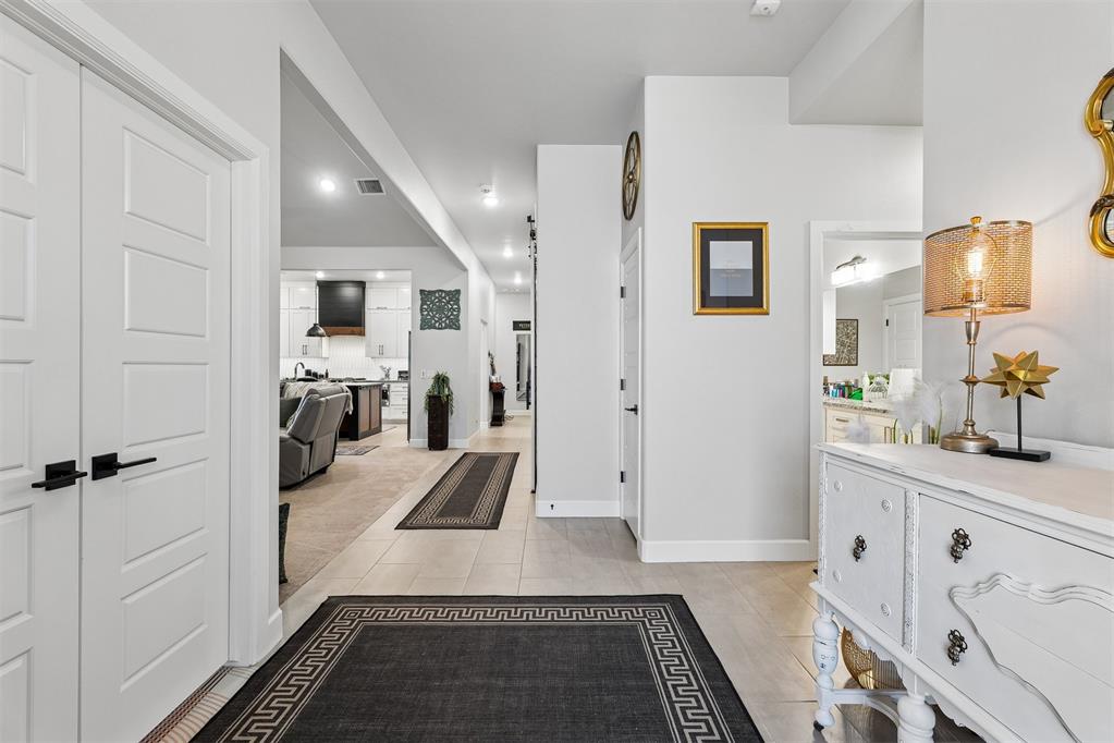4th image of 1800 Lago Dr, Oklahoma City, OK 73160 | MLS# 1245612