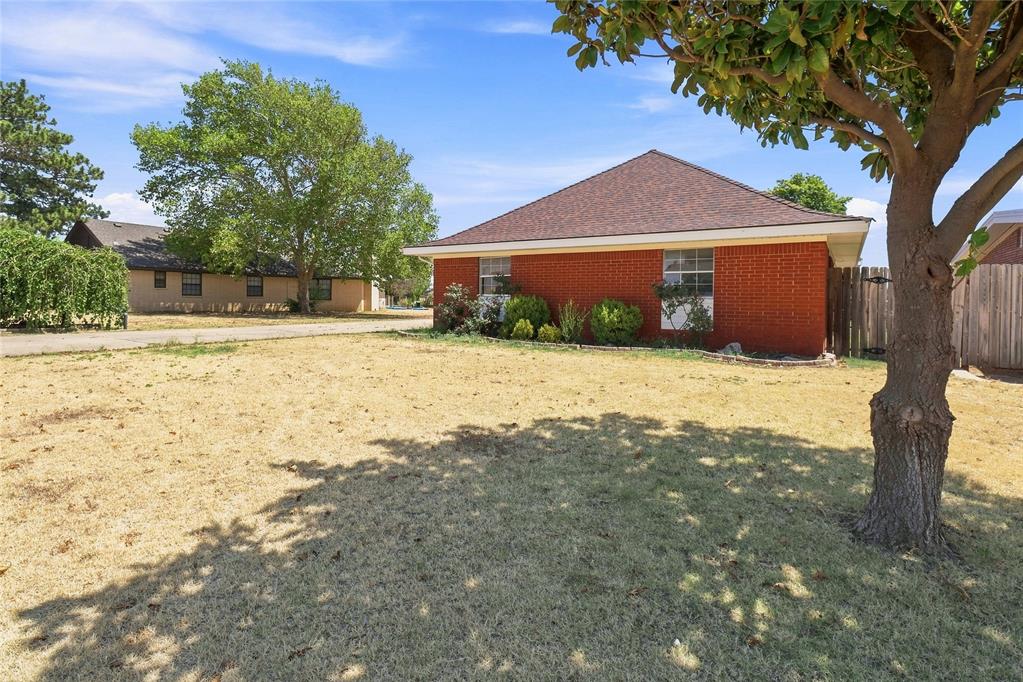 2nd image of 120 Gaynelle Ln, Hobart, OK 73651 | MLS# 1245710