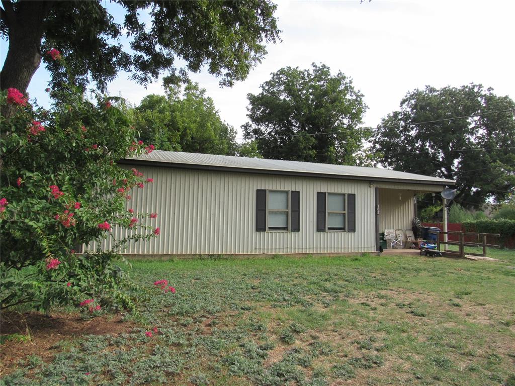 2nd image of 103 E Quapaw, Lindsay, OK 73052 | MLS# 1245730
