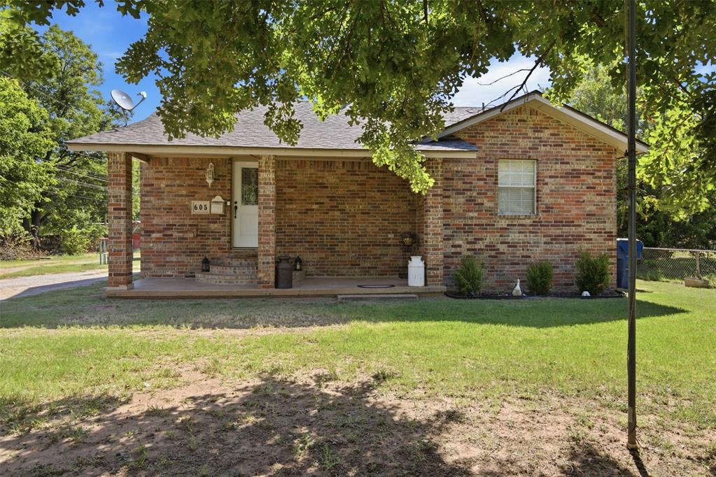 2nd image of 605 Sw 7th St, Lindsay, OK 73052 | MLS# 1245791