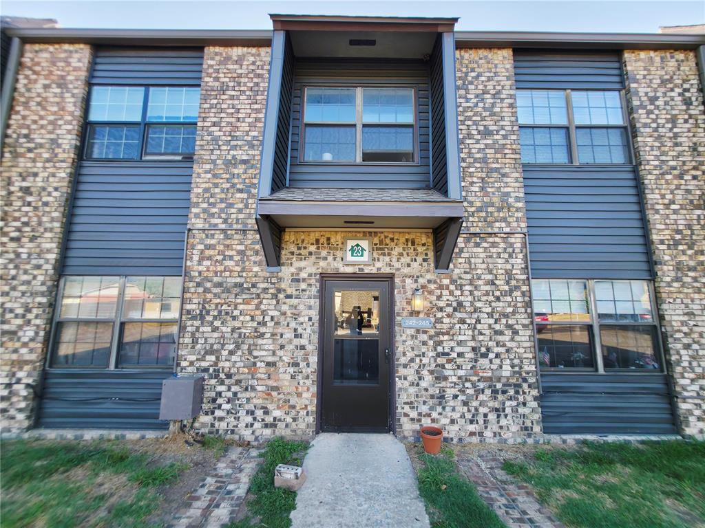 2nd image of 401 SE 12th St, Norman, OK 73071