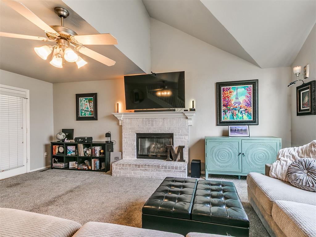 2nd image of 701 Taber Ln, Edmond, OK 73003 | MLS# 1245811
