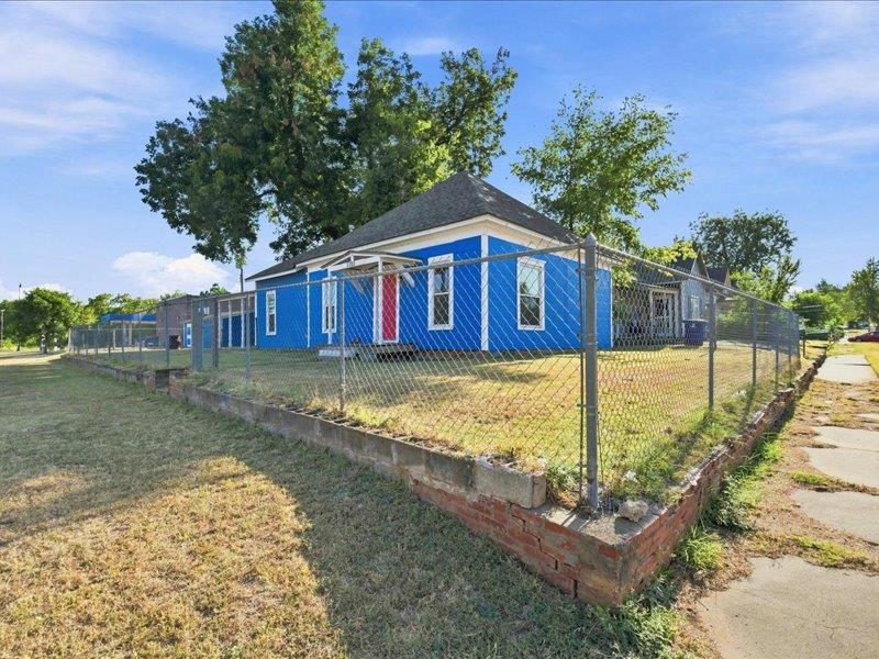 2nd image of 1101 W Warner Ave, Guthrie, OK 73044 | MLS# 1245824